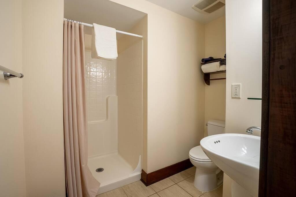 Charming 1Bd Suite In Capitol Hill - Foxglove Inn Сіетл Екстер'єр фото