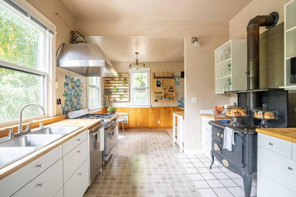 Charming 1Bd Suite In Capitol Hill - Foxglove Inn Сіетл Екстер'єр фото
