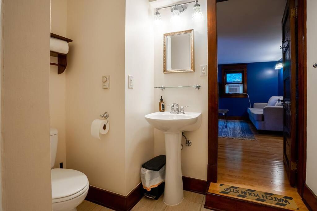 Charming 1Bd Suite In Capitol Hill - Foxglove Inn Сіетл Екстер'єр фото