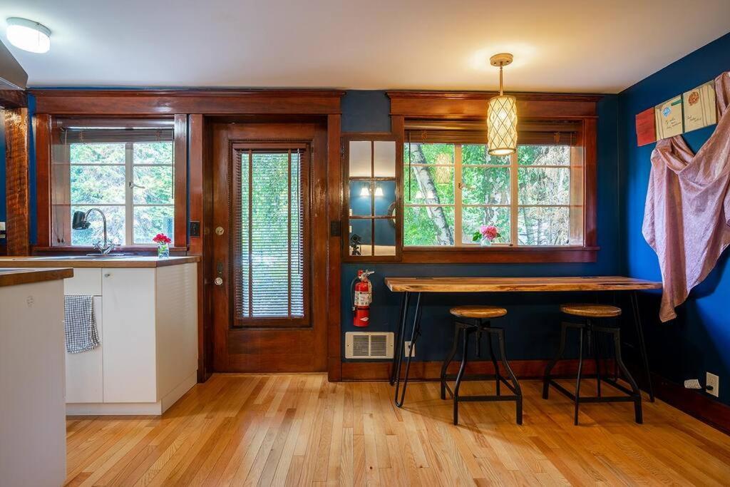 Charming 1Bd Suite In Capitol Hill - Foxglove Inn Сіетл Екстер'єр фото
