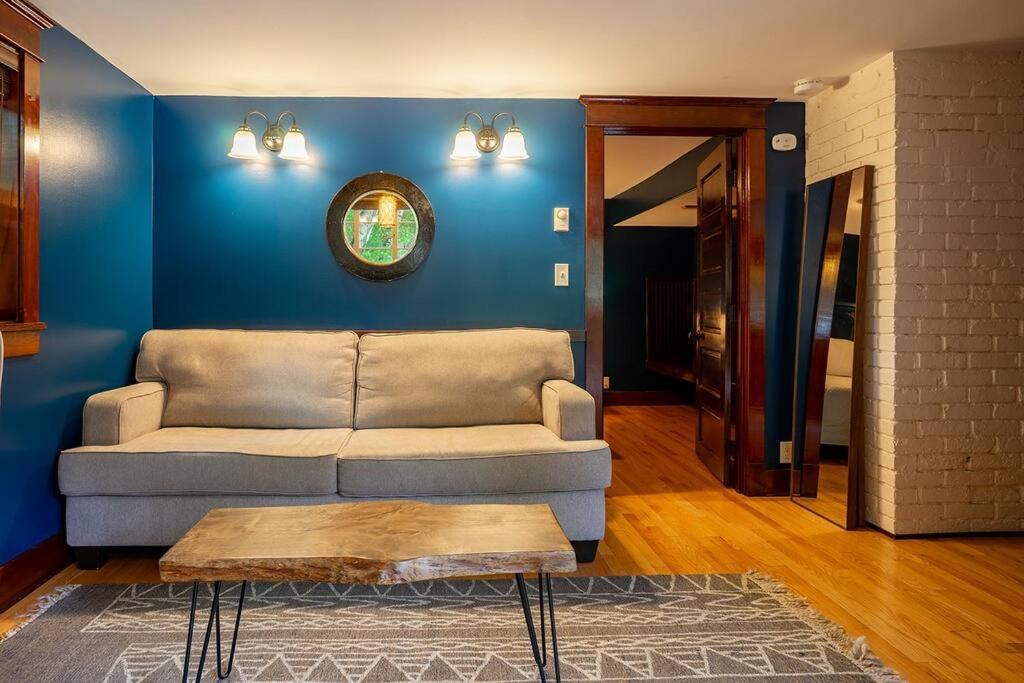Charming 1Bd Suite In Capitol Hill - Foxglove Inn Сіетл Екстер'єр фото
