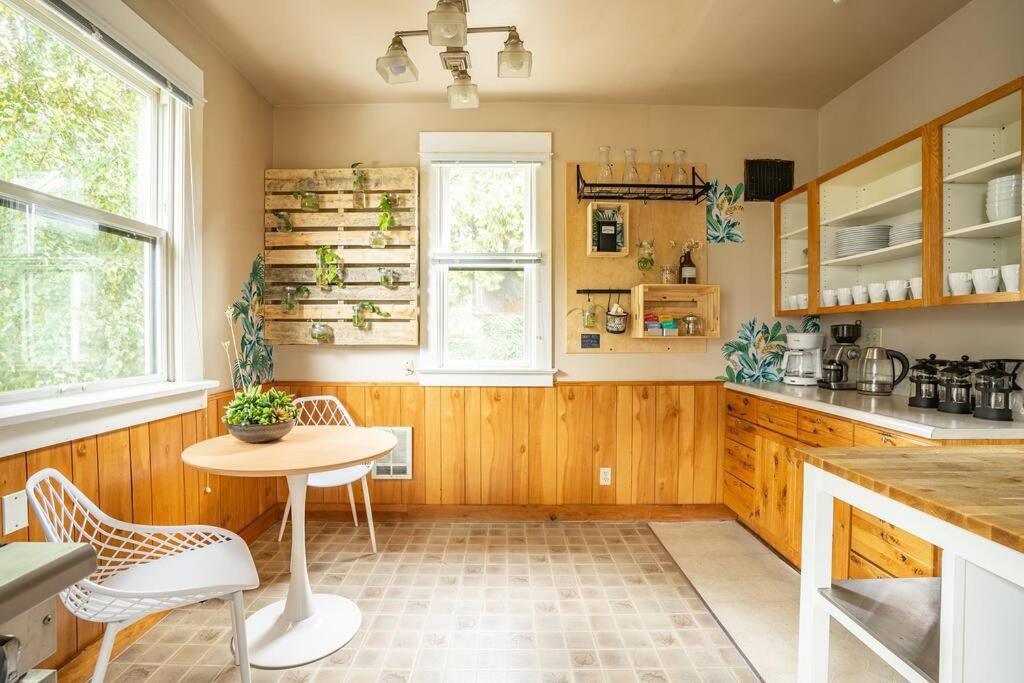 Charming 1Bd Suite In Capitol Hill - Foxglove Inn Сіетл Екстер'єр фото